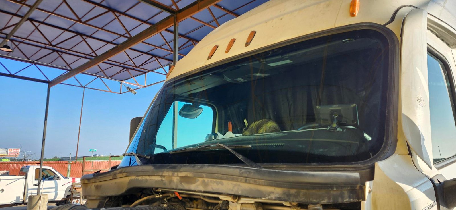Big rig windshield Bakersfield CA